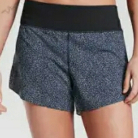 Athleta Run With It 3" Shorts Black Static Size Small Gym Workout - Picture 5 of 5